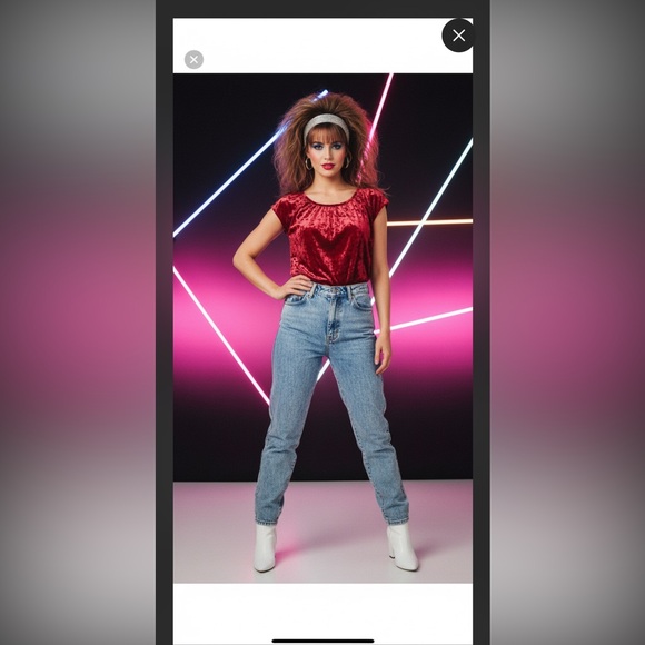 Last day 💔 
chic boho velvet top - Picture 12 of 12